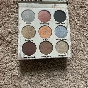 Crown Pro Glam Metals Eyeshadow Palette